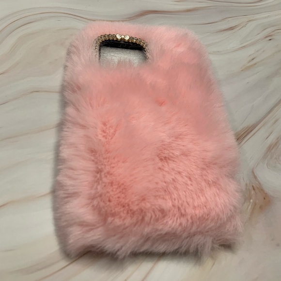 iPhone 14 Pro Max Faux Fur Case - Picture 3 of 4